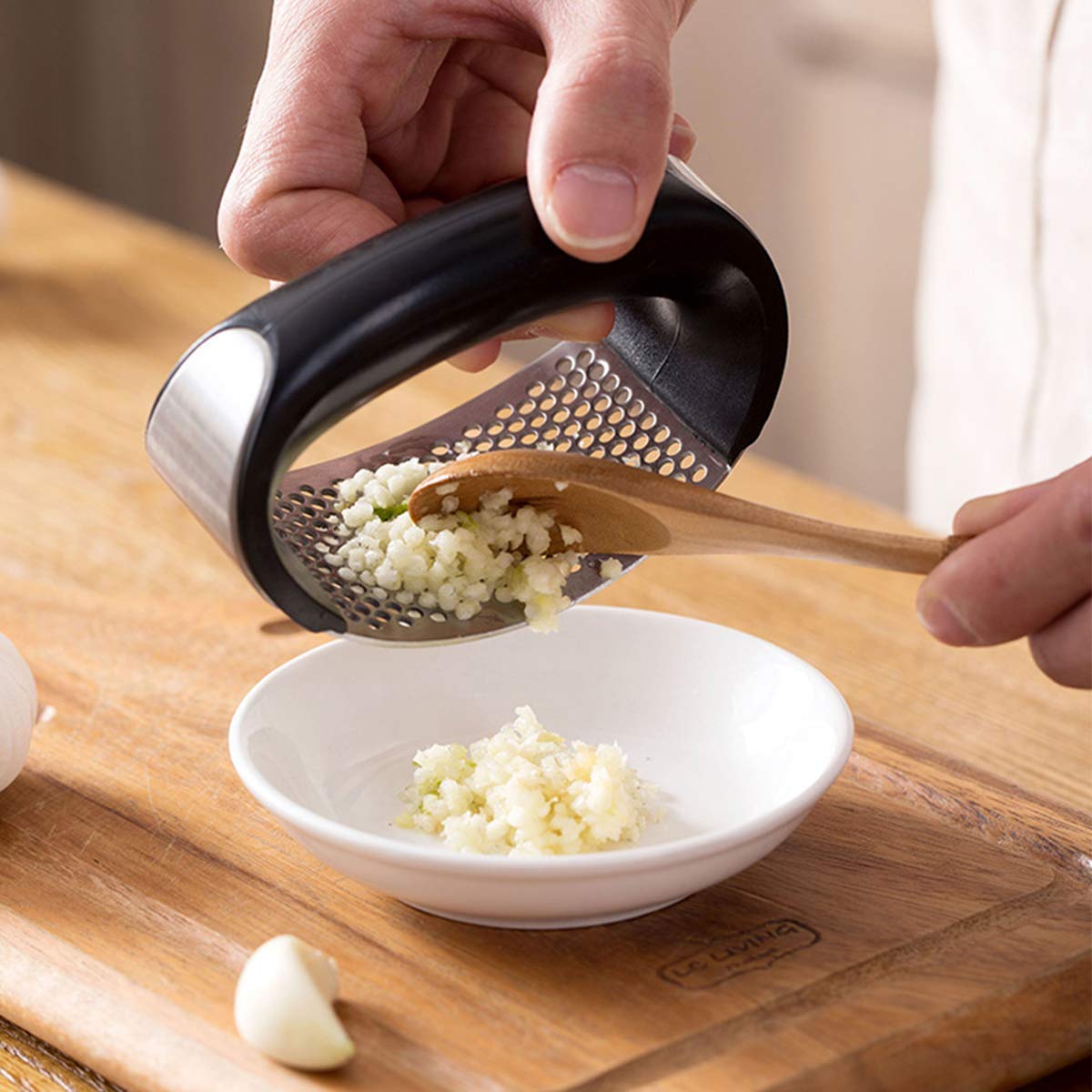 GARLIC PEELER